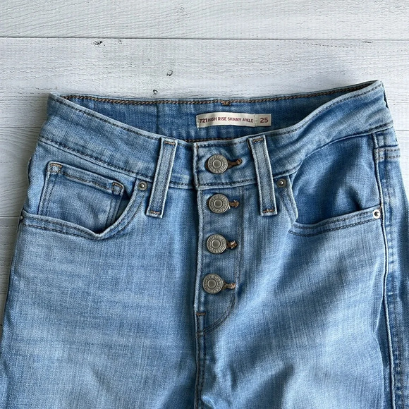 Levi Strauss & Co 721 High Rise Skinny Ankle Light Denim Jeans Size 25 - Picture 2 of 5